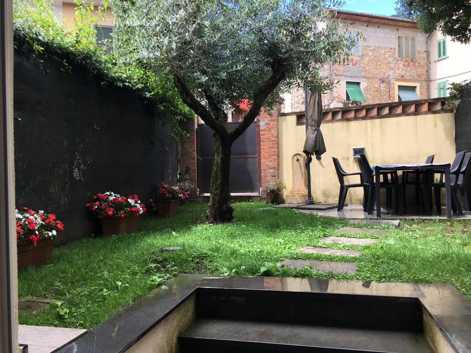 Il Nido Nel Borgo Casa Vacanze Камайоре Экстерьер фото